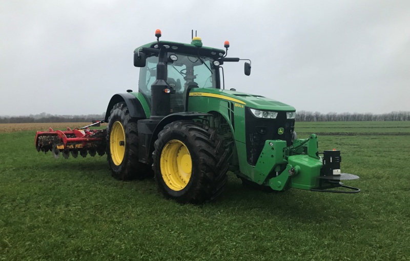 320hp-autonomous-John-Deere-tractor-8941299_0