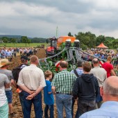 6-000-visitors-to-Amazone-field-event-3748483_0