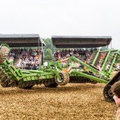 6-000-visitors-to-Amazone-field-event-3748483_1