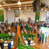 6-000-visitors-to-Amazone-field-event-3748483_2