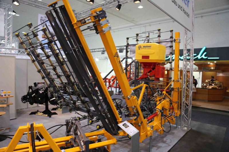 Agritechnica-Chop-and-scatter-2602371_0