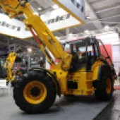 Agritechnica-Day-5-Loading-and-lifting-8887110_4