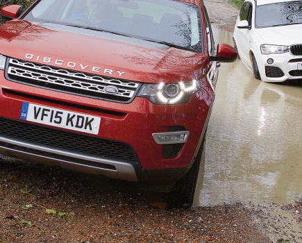 BMW-X3-vs-Land-Rover-Discovery-Sport-VEH-2-2016