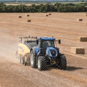 BigBaler-pushes-out-1-254-bales-in-two-days-6011116_2