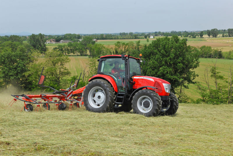Biggest-working-demo-of-new-McCormick-tractors-3304361_0