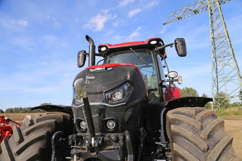 Case-IH-crossbreeds-Puma-and-Magnum-2462911_0