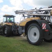 Cereals-17-Arable-crowds-enjoy-the-sunshine-8320436_10