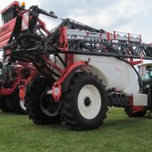 Cereals-17-Arable-crowds-enjoy-the-sunshine-8320436_15