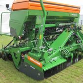 Cereals-17-Arable-crowds-enjoy-the-sunshine-8320436_5
