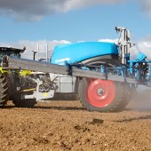 Claas-likes-an-open-door-4785399_0