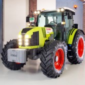 Claas-tractor-made-of-Lego-4353144_0
