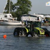 Claas-tractor-walks-on-water-4551604_1