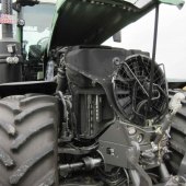 Conventional-tractor-hits-500hp-2471218_3
