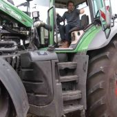 Conventional-tractor-hits-500hp-2471218_6