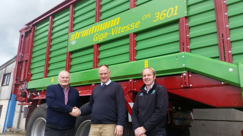 Cooks-Midlands-takes-on-Strautmann-8751695_0