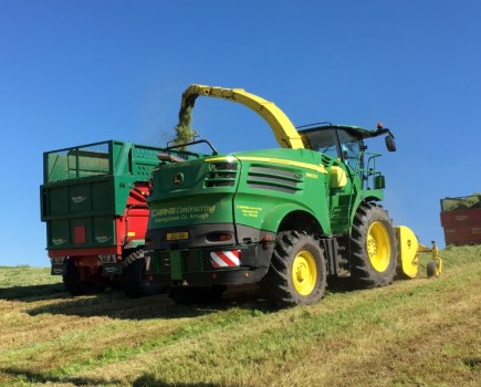 County-Armagh-contractor-gets-first-John-Deere-forager-3532049_0