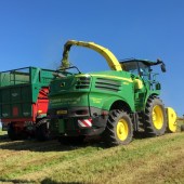 County-Armagh-contractor-gets-first-John-Deere-forager-3532049_0