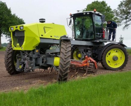 Dutch-test-diesel-electric-tractor-3606437_0