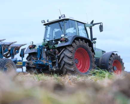 Fendt-515-C-um-01-2003