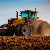 Fendt-s-flagship-tractors-in-Challenger-yellow-4145666_1