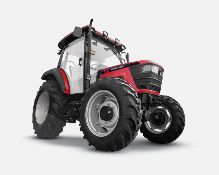 First-Mahindra-tractors-in-Europe-8827061_0