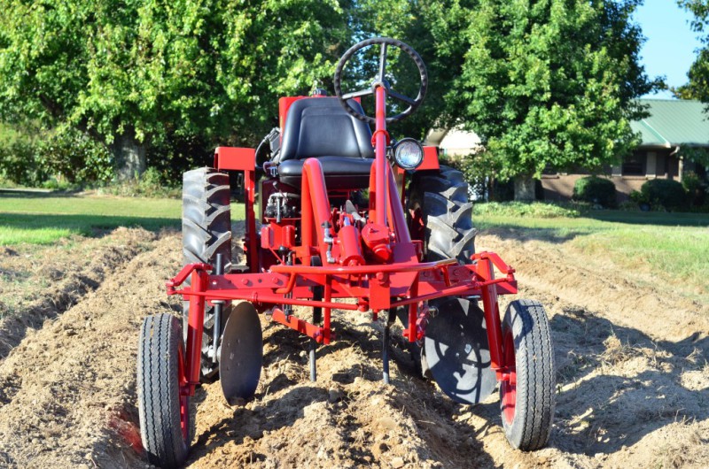 First-US-built-tractors-in-Cuba-for-half-a-century-2818890_0