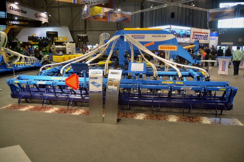 First-strip-till-drill-from-Farmet-2927456_0