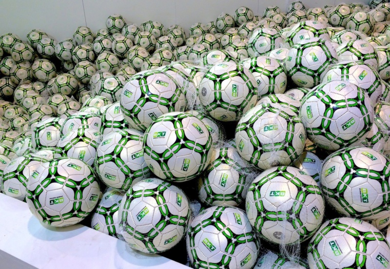 Free-BKT-footballs-at-SIMA-7380713_0