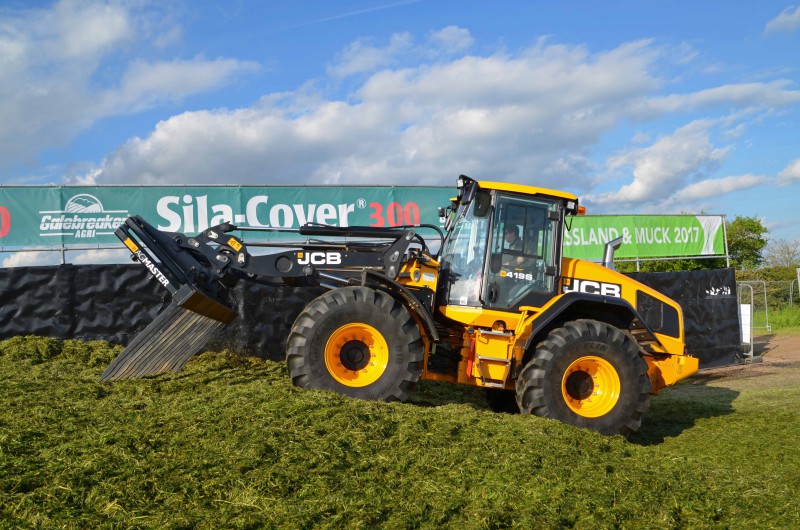 Grassland-17-Making-silage-in-the-sun-8289599_0