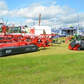 Grassland-17-Making-silage-in-the-sun-8289599_3
