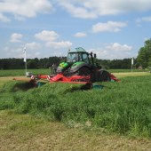Grassland-17-Making-silage-in-the-sun-8289599_6
