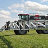 Hardi-spraying-giant-arrives-in-Europe-8915123_1