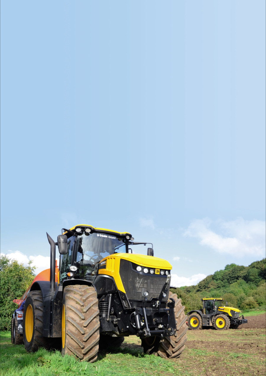 JCB-Fastrac-8330-tractor-di-11-2016
