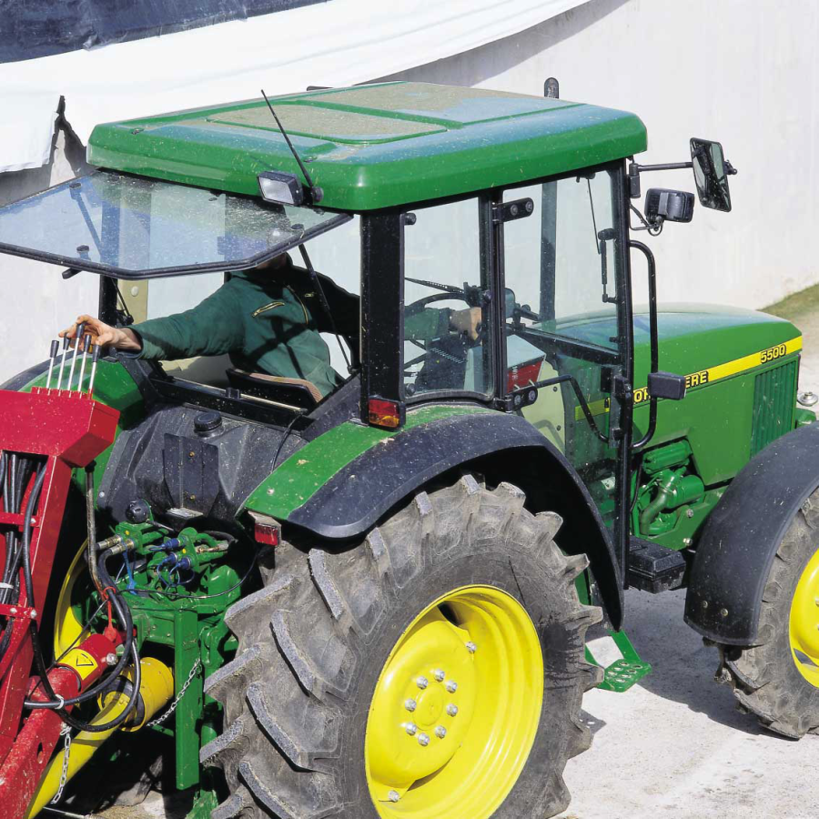 John-Deere-5500-tt-06-2000