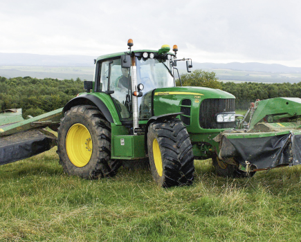 John-Deere--7530-lt-04-2010