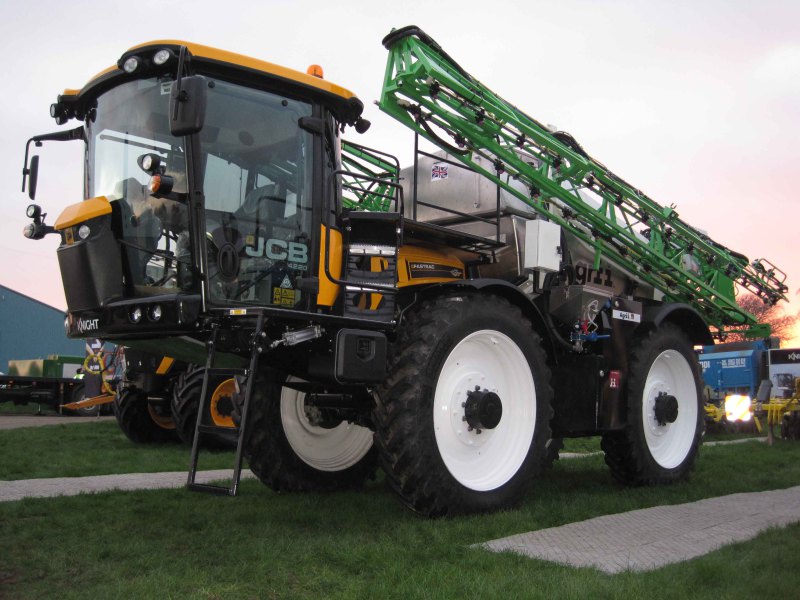 LAMMA-16-Forward-control-Fastrac-2682511_0