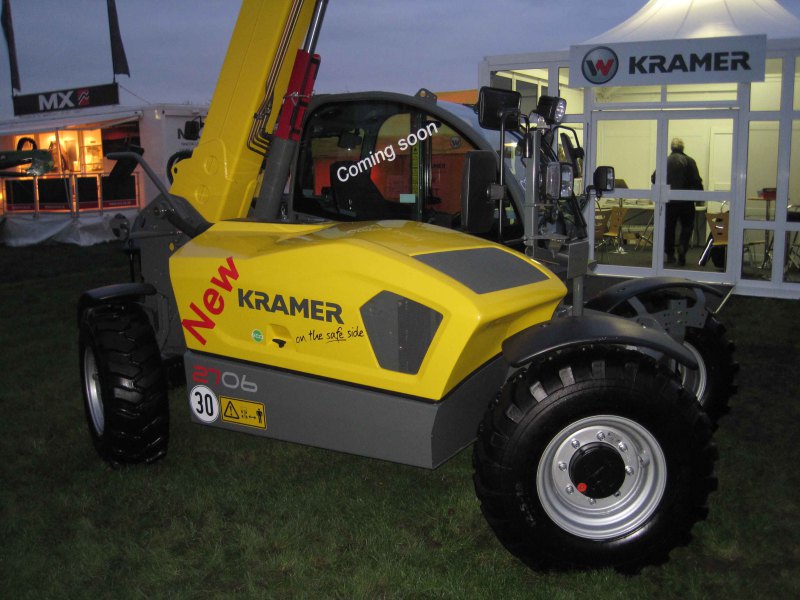 LAMMA-16-More-grunt-for-little-loader-2682509_0