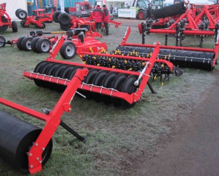 LAMMA-2015-Lift-roll-and-spike-1654837_0