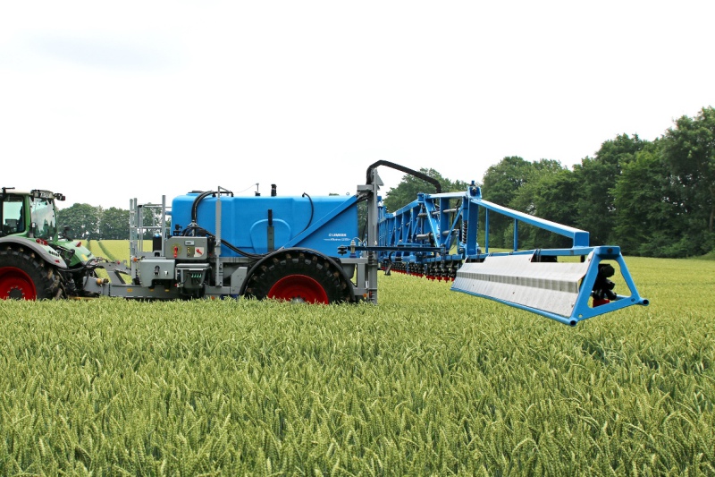 Lemken-trailed-sprayer-updates-8400497_0