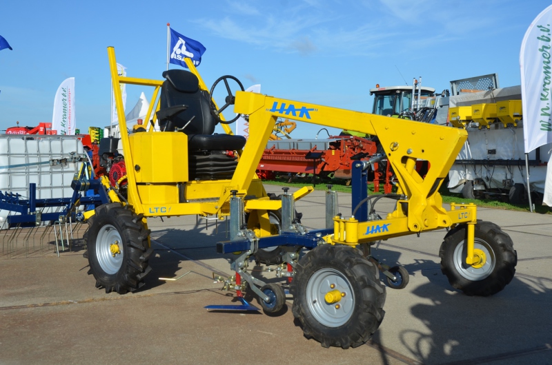 Lightweight-and-low-cost-tool-carrier-4782821_0