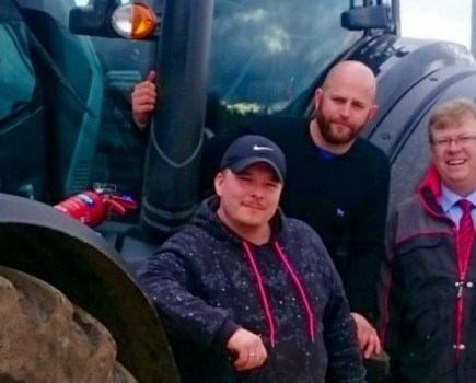 Long-distance-charity-tractor-run-3528049_0