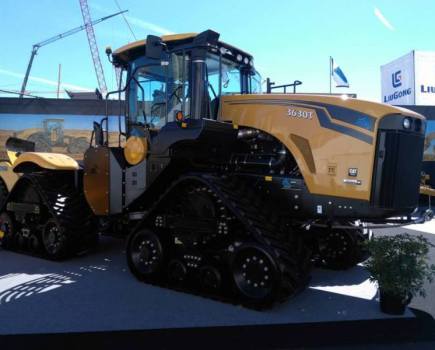 MTS-shows-630hp-scraper-tractor-7999256_0