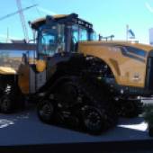 MTS-shows-630hp-scraper-tractor-7999256_0