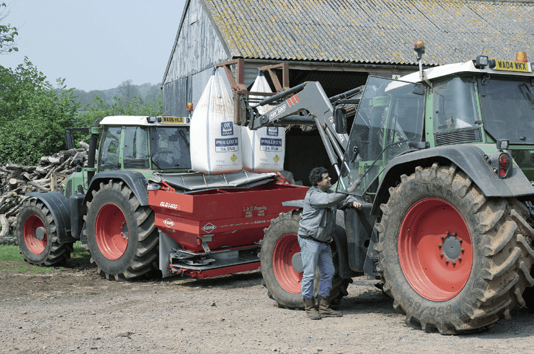 -Machinery-co-operation-in-the-West-Country-CM-9-2006