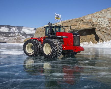 Mitas-tractor-tyres-on-Russian-ice-8328300_0
