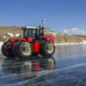 Mitas-tractor-tyres-on-Russian-ice-8328300_1