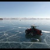 Mitas-tractor-tyres-on-Russian-ice-8328300_2