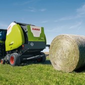 New-Claas-balers-working-at-Grassland-8101203_0