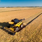 New-Holland-s-CR8-80-combine-tours-the-UK-4218488_0