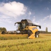 New-Holland-s-CR8-80-combine-tours-the-UK-4218488_1